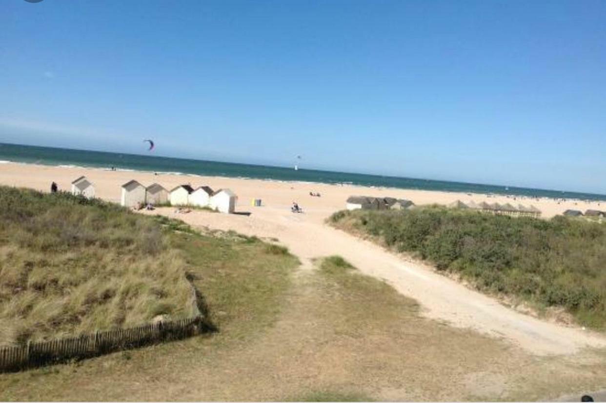 Le Riva Plage Appartement Ouistreham Buitenkant foto